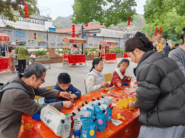 浙江兰溪：童趣年味“马”上来！——云山社区新春游园会点亮传统文化