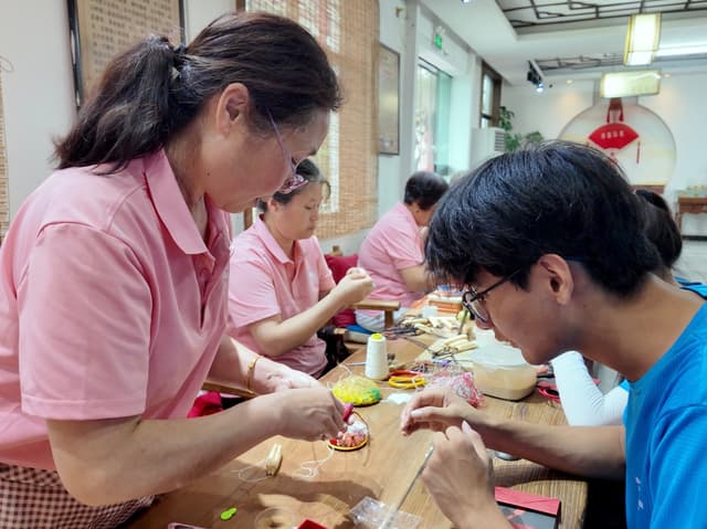 青春丈量绿色乡野：徐州工业职业技术学院学子暑期实践探寻乡村绿色振兴之路